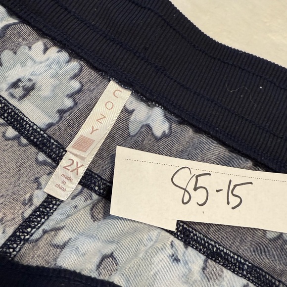 Cozy navy blue & light blue floral lounge or pajama pants  Plush warm soft SZ 2X - Picture 5 of 5